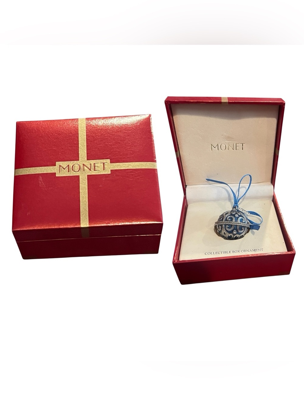 VTG. 2007 MONET Boxed Ornament/keepsake hinged locket style.